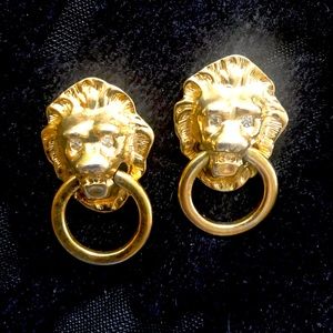 Lion earrings with cubic zirconias eyes